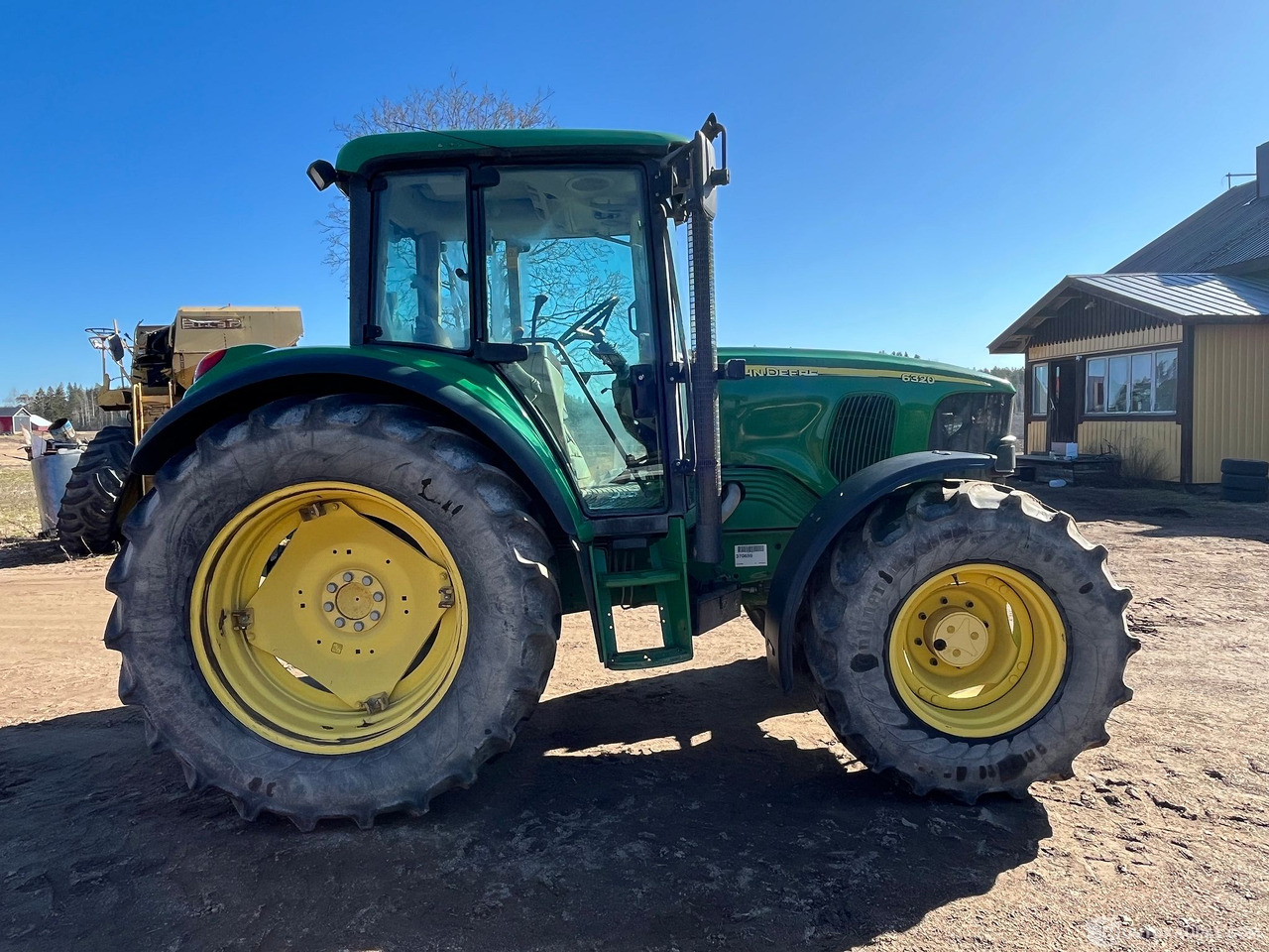 John Deere 6320, traktori, vain 4050h ajettu, 2003, Kouvola - Traktori: kuva John Deere 6320, traktori, vain 4050h ajettu, 2003, Kouvola - Traktori John Deere 6320, traktori, vain 4050h ajettu, 2003, Kouvola - Traktori: kuva John Deere 6320, traktori, vain 4050h ajettu, 2003, Kouvola - Traktori