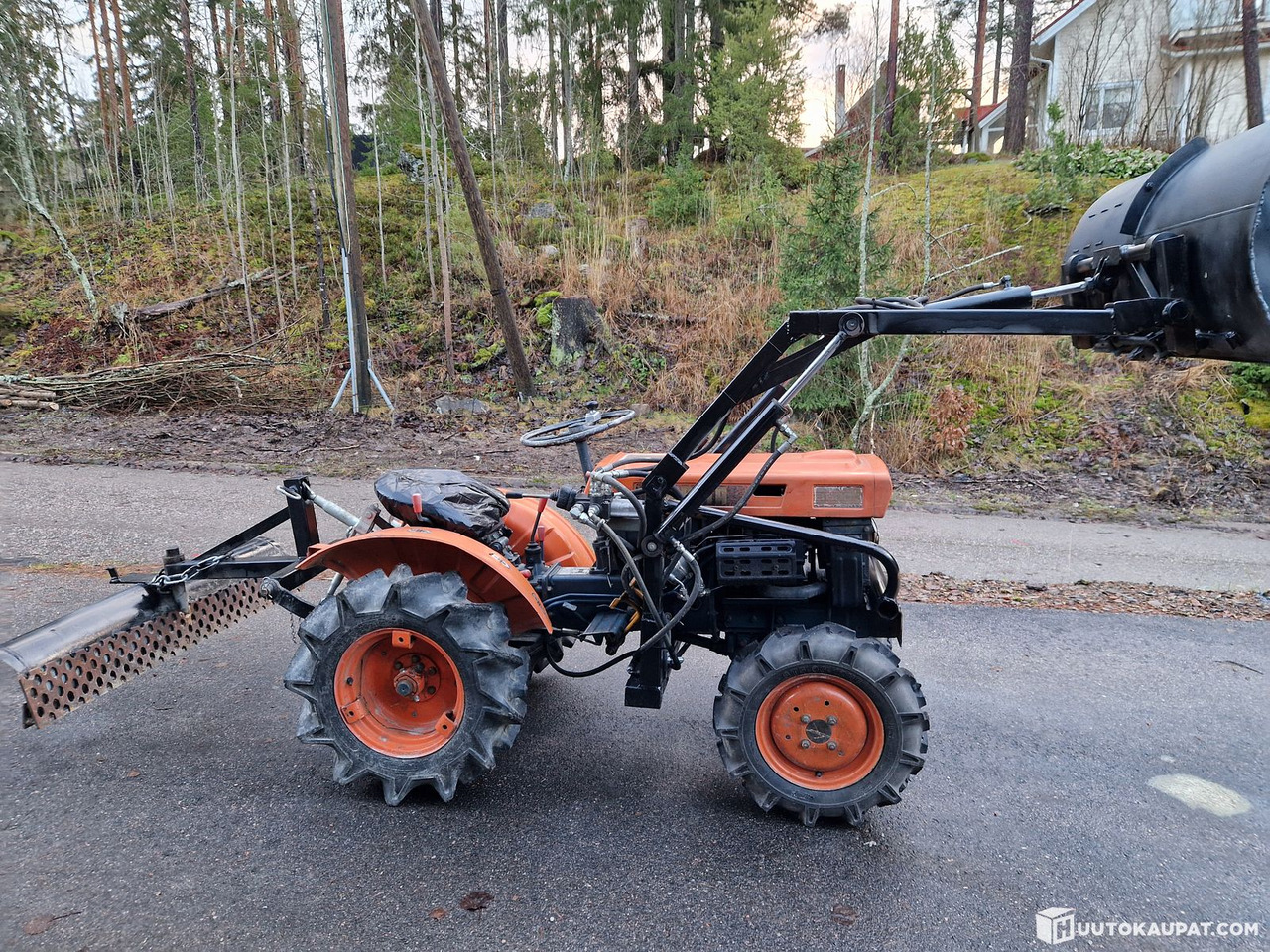Kubota B6000, Lahti - Pientraktori: kuva Kubota B6000, Lahti - Pientraktori Kubota B6000, Lahti - Pientraktori: kuva Kubota B6000, Lahti - Pientraktori