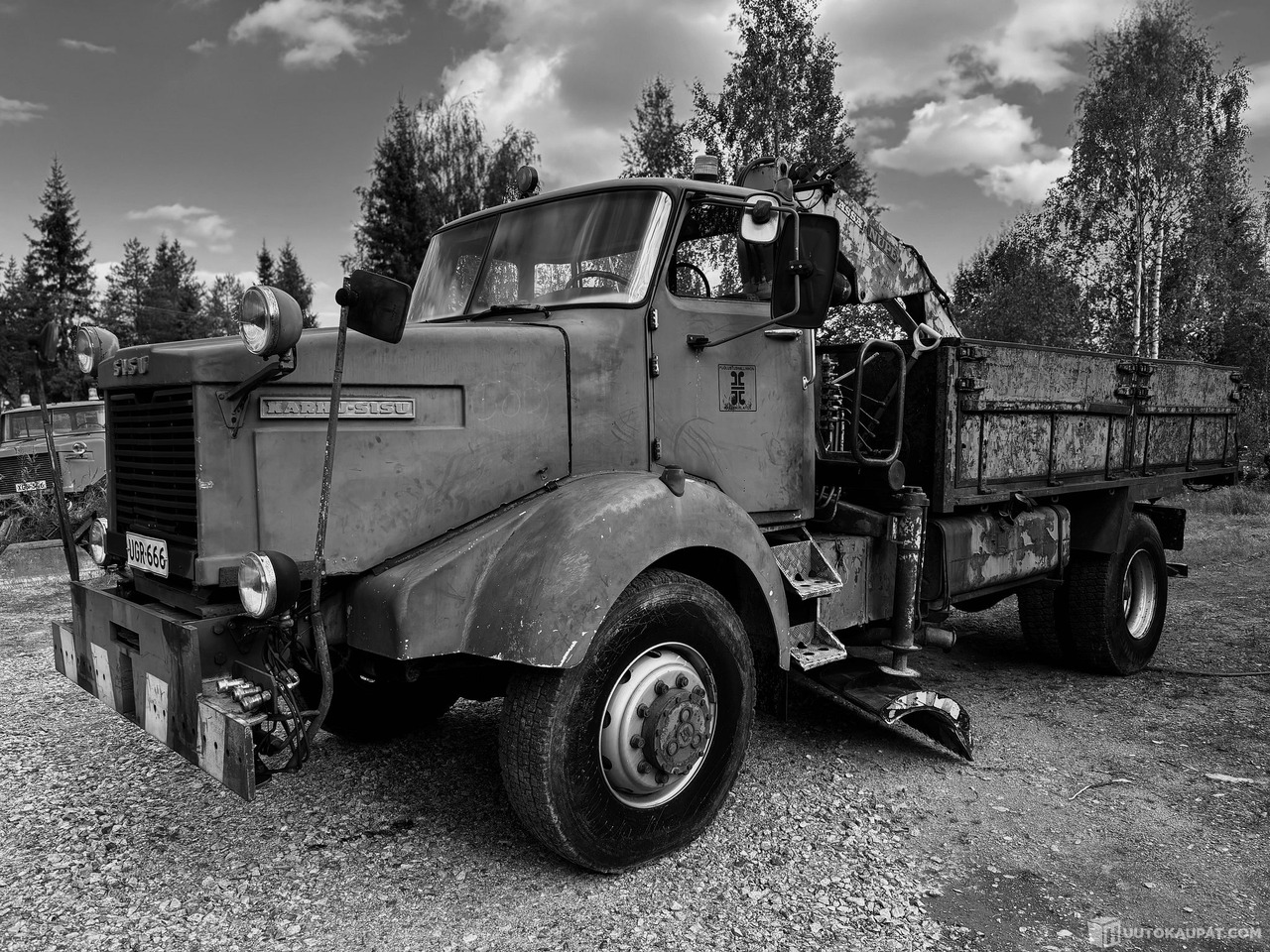 Kuorma-auto Sisu Karhu, 1980 alaterä ja hiab., Ranua: kuva Kuorma-auto Sisu Karhu, 1980 alaterä ja hiab., Ranua