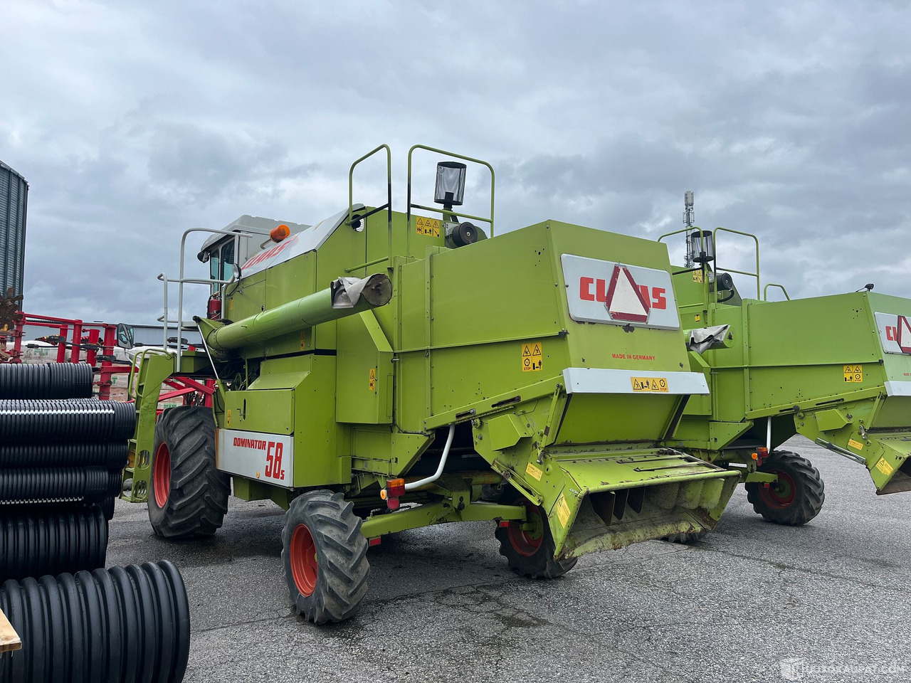 Claas Dominator 58S, leikkuupuimuri 3,6 metrin pöydällä, Okraspecial, 1996, Salo - Maatalouskoneet: kuva Claas Dominator 58S, leikkuupuimuri 3,6 metrin pöydällä, Okraspecial, 1996, Salo - Maatalouskoneet Claas Dominator 58S, leikkuupuimuri 3,6 metrin pöydällä, Okraspecial, 1996, Salo - Maatalouskoneet: kuva Claas Dominator 58S, leikkuupuimuri 3,6 metrin pöydällä, Okraspecial, 1996, Salo - Maatalouskoneet