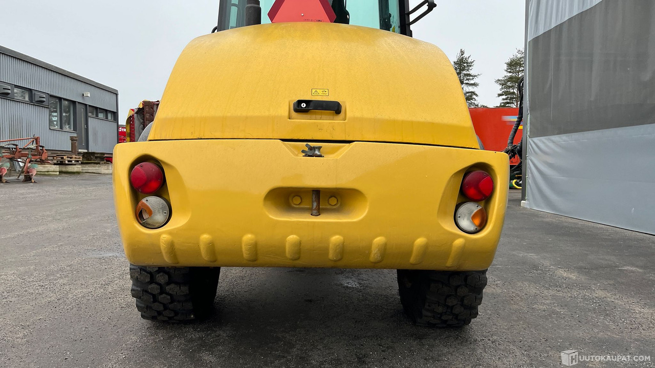 New Holland W80 TC HIGHSP, 2008, pyöräkuormaaja, Seinäjoki - Maatalouskoneet: kuva New Holland W80 TC HIGHSP, 2008, pyöräkuormaaja, Seinäjoki - Maatalouskoneet New Holland W80 TC HIGHSP, 2008, pyöräkuormaaja, Seinäjoki - Maatalouskoneet: kuva New Holland W80 TC HIGHSP, 2008, pyöräkuormaaja, Seinäjoki - Maatalouskoneet