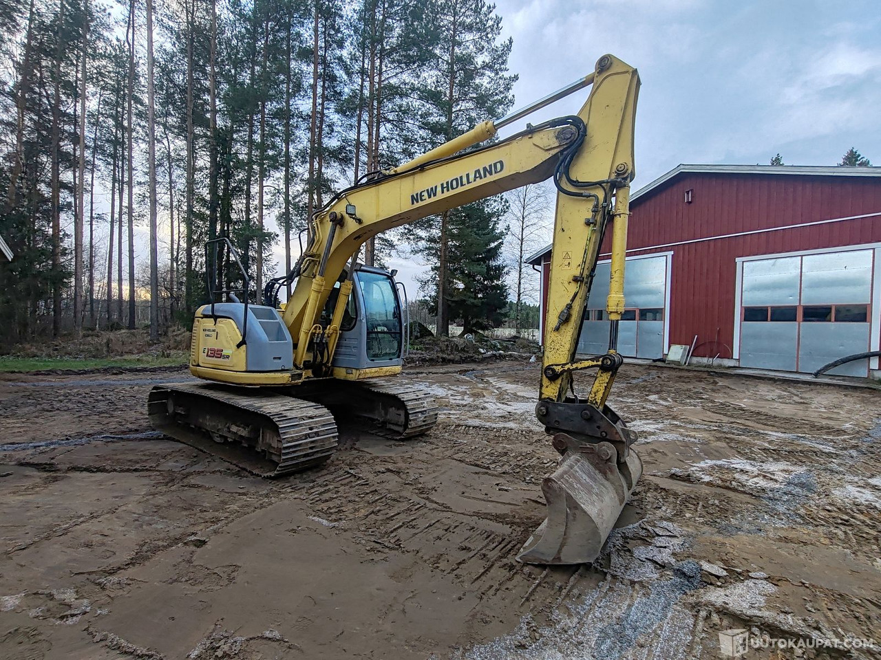 New Holland-Kobelco E135SR kaivinkone, 2006, Pedersöre - Telakaivukone: kuva New Holland-Kobelco E135SR kaivinkone, 2006, Pedersöre - Telakaivukone New Holland-Kobelco E135SR kaivinkone, 2006, Pedersöre - Telakaivukone: kuva New Holland-Kobelco E135SR kaivinkone, 2006, Pedersöre - Telakaivukone