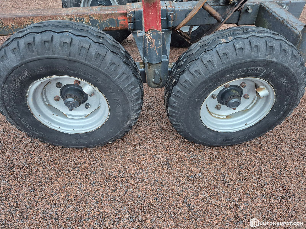Patu 1800 loader with hydraulic pre-steering + forestry trailer, Honkajoki - Metsäperävaunu: kuva Patu 1800 loader with hydraulic pre-steering + forestry trailer, Honkajoki - Metsäperävaunu Patu 1800 loader with hydraulic pre-steering + forestry trailer, Honkajoki - Metsäperävaunu: kuva Patu 1800 loader with hydraulic pre-steering + forestry trailer, Honkajoki - Metsäperävaunu