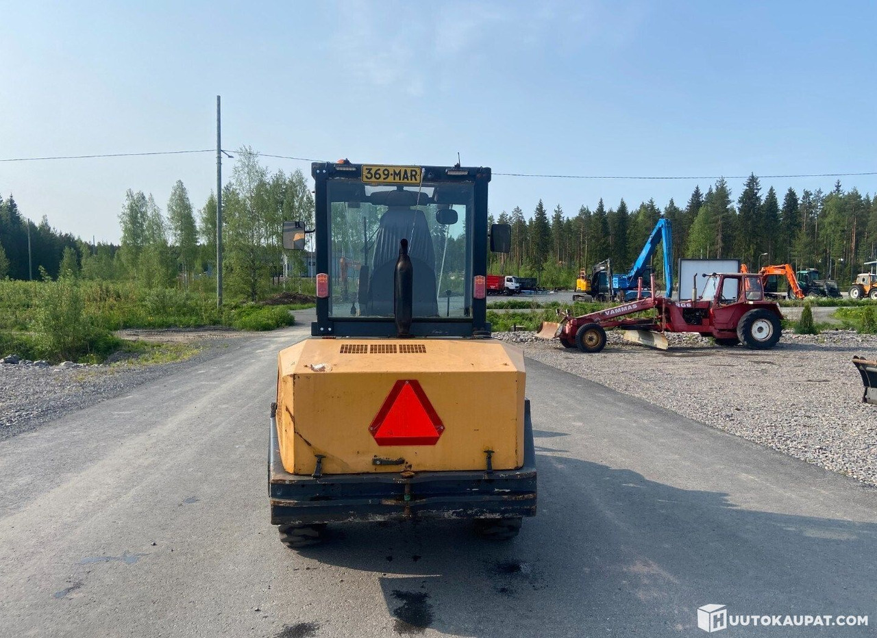 Paus RL 552, 2006, 2.2 L, Diesel, 4,527 h Compact loader, Virrat - Pienkuormaaja: kuva Paus RL 552, 2006, 2.2 L, Diesel, 4,527 h Compact loader, Virrat - Pienkuormaaja Paus RL 552, 2006, 2.2 L, Diesel, 4,527 h Compact loader, Virrat - Pienkuormaaja: kuva Paus RL 552, 2006, 2.2 L, Diesel, 4,527 h Compact loader, Virrat - Pienkuormaaja
