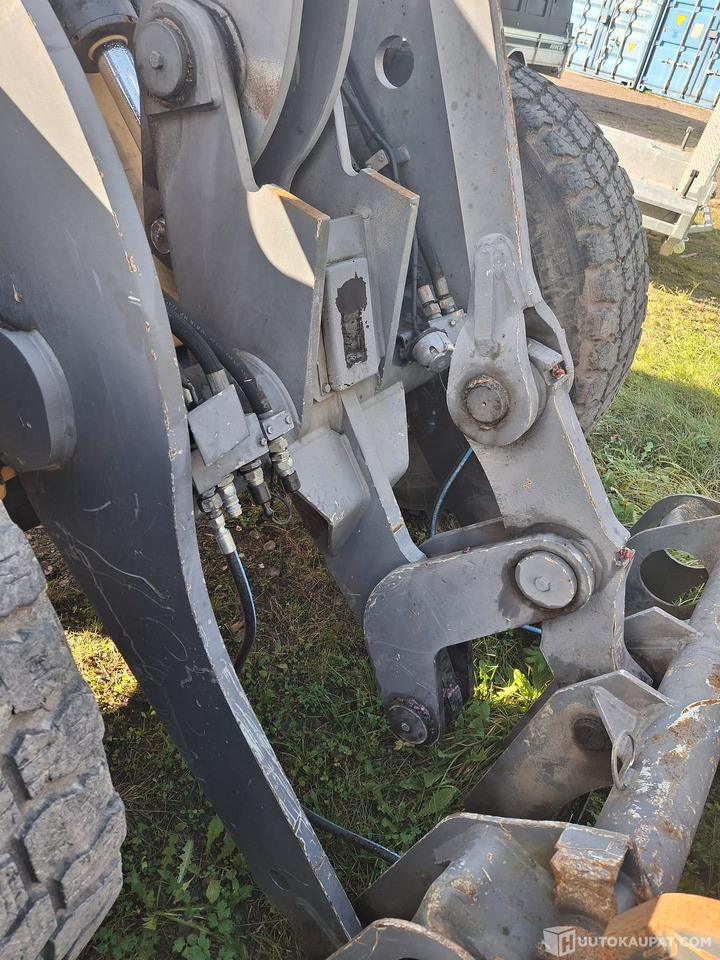 Pyöräkuormaaja Volvo L40 D, vuosimalli 1999, Nurmijärvi - Pyöräkuormaaja: kuva Pyöräkuormaaja Volvo L40 D, vuosimalli 1999, Nurmijärvi - Pyöräkuormaaja Pyöräkuormaaja Volvo L40 D, vuosimalli 1999, Nurmijärvi - Pyöräkuormaaja: kuva Pyöräkuormaaja Volvo L40 D, vuosimalli 1999, Nurmijärvi - Pyöräkuormaaja