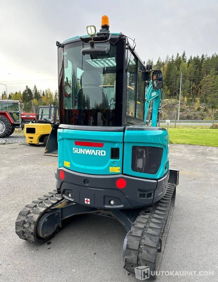 Sunward SWE35Uf, 2021, 391 h Kaivinkone, Lempäälä - Minikuormaaja: kuva Sunward SWE35Uf, 2021, 391 h Kaivinkone, Lempäälä - Minikuormaaja Sunward SWE35Uf, 2021, 391 h Kaivinkone, Lempäälä - Minikuormaaja: kuva Sunward SWE35Uf, 2021, 391 h Kaivinkone, Lempäälä - Minikuormaaja