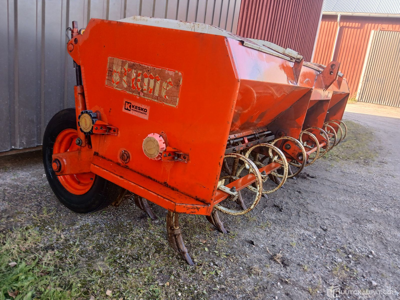 Tume 2500 kylvökone, Salo - Kylvökone: kuva Tume 2500 kylvökone, Salo - Kylvökone Tume 2500 kylvökone, Salo - Kylvökone: kuva Tume 2500 kylvökone, Salo - Kylvökone