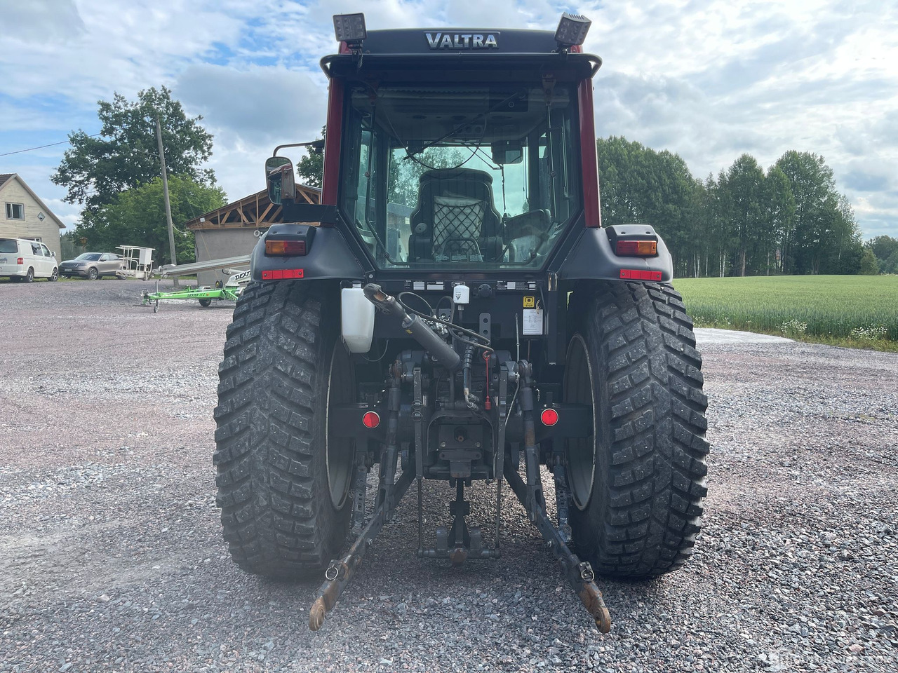 Valtra A 93 Unlimited, traktori kuormaajalla, 2016, Lohja - Traktori: kuva Valtra A 93 Unlimited, traktori kuormaajalla, 2016, Lohja - Traktori Valtra A 93 Unlimited, traktori kuormaajalla, 2016, Lohja - Traktori: kuva Valtra A 93 Unlimited, traktori kuormaajalla, 2016, Lohja - Traktori