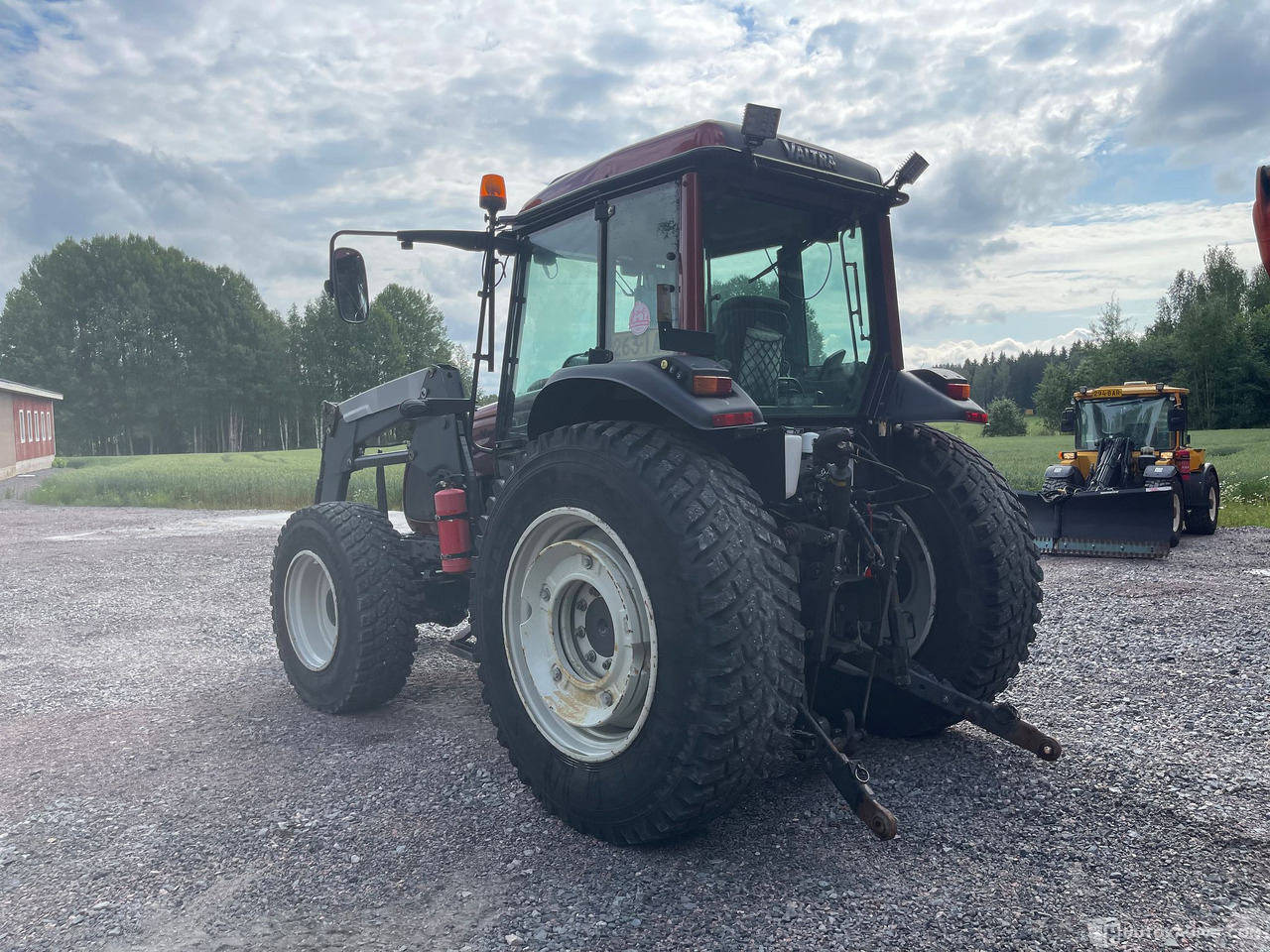 Valtra A 93 Unlimited, traktori kuormaajalla, 2016, Lohja - Traktori: kuva Valtra A 93 Unlimited, traktori kuormaajalla, 2016, Lohja - Traktori Valtra A 93 Unlimited, traktori kuormaajalla, 2016, Lohja - Traktori: kuva Valtra A 93 Unlimited, traktori kuormaajalla, 2016, Lohja - Traktori