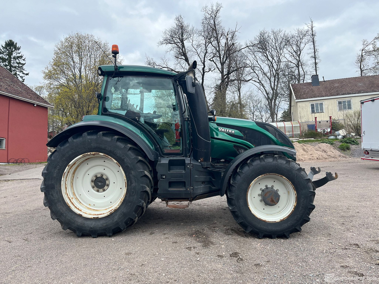 Valtra T234 Versu, traktori etunostolaitteella ja taakseajolaitteilla, 2015, Vantaa - Traktori: kuva Valtra T234 Versu, traktori etunostolaitteella ja taakseajolaitteilla, 2015, Vantaa - Traktori Valtra T234 Versu, traktori etunostolaitteella ja taakseajolaitteilla, 2015, Vantaa - Traktori: kuva Valtra T234 Versu, traktori etunostolaitteella ja taakseajolaitteilla, 2015, Vantaa - Traktori