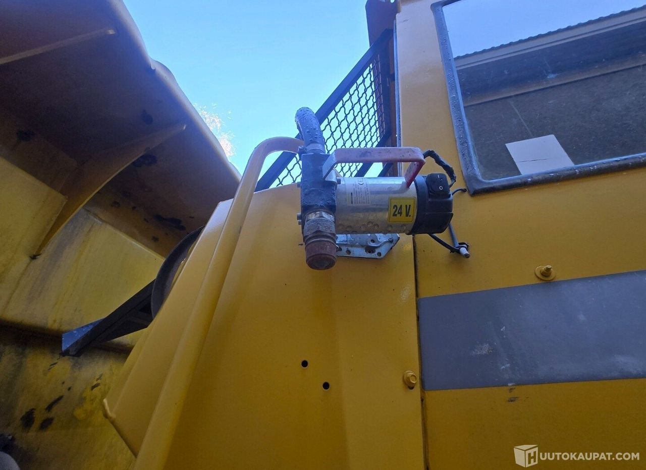 Nivelkippiauto Volvo A25c6.7 6x6 dumpperi, 25545h, 1998, Kurikka: kuva Nivelkippiauto Volvo A25c6.7 6x6 dumpperi, 25545h, 1998, Kurikka