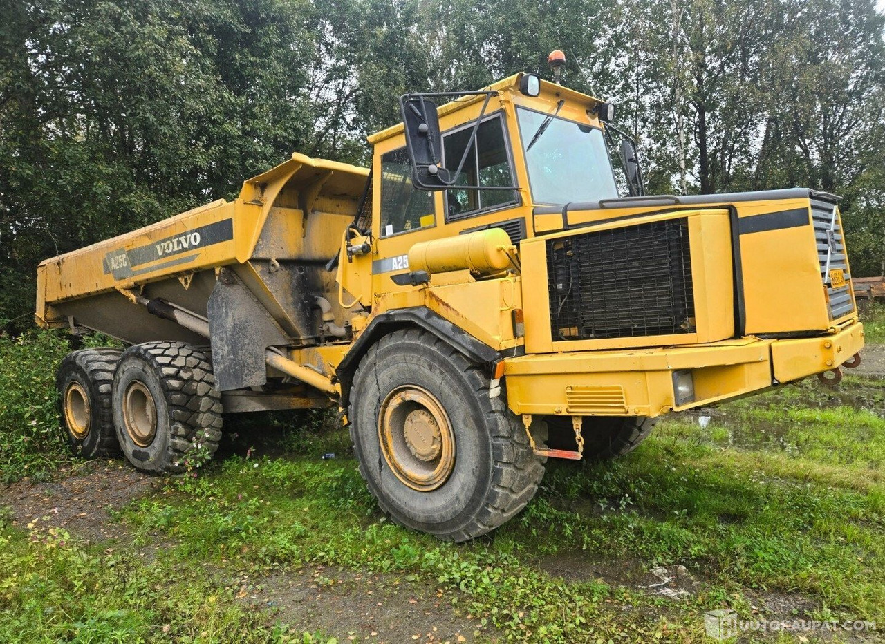 Nivelkippiauto Volvo A25c6.7 6x6 dumpperi, 25545h, 1998, Kurikka: kuva Nivelkippiauto Volvo A25c6.7 6x6 dumpperi, 25545h, 1998, Kurikka