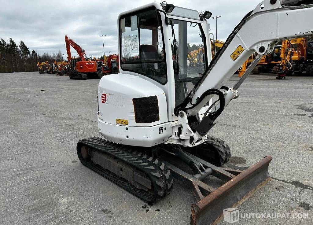 Volvo ECR 38 / Kallistuvaliitin, Uudet telat!, 2012, 3 245 h Kaivinkone, Ilmajoki - Minikuormaaja: kuva Volvo ECR 38 / Kallistuvaliitin, Uudet telat!, 2012, 3 245 h Kaivinkone, Ilmajoki - Minikuormaaja Volvo ECR 38 / Kallistuvaliitin, Uudet telat!, 2012, 3 245 h Kaivinkone, Ilmajoki - Minikuormaaja: kuva Volvo ECR 38 / Kallistuvaliitin, Uudet telat!, 2012, 3 245 h Kaivinkone, Ilmajoki - Minikuormaaja