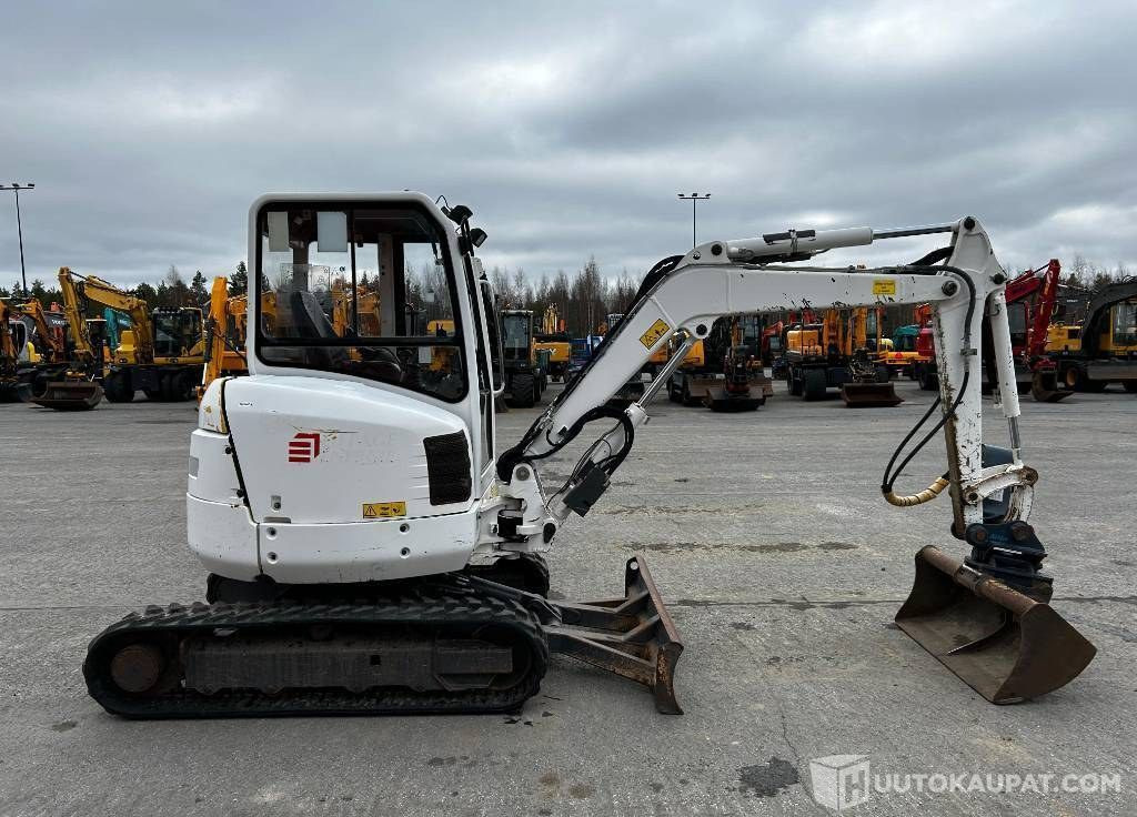 Volvo ECR 38 / Kallistuvaliitin, Uudet telat!, 2012, 3 245 h Kaivinkone, Ilmajoki - Minikuormaaja: kuva Volvo ECR 38 / Kallistuvaliitin, Uudet telat!, 2012, 3 245 h Kaivinkone, Ilmajoki - Minikuormaaja Volvo ECR 38 / Kallistuvaliitin, Uudet telat!, 2012, 3 245 h Kaivinkone, Ilmajoki - Minikuormaaja: kuva Volvo ECR 38 / Kallistuvaliitin, Uudet telat!, 2012, 3 245 h Kaivinkone, Ilmajoki - Minikuormaaja