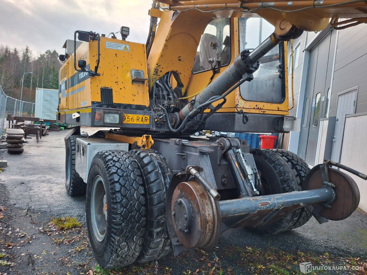 Volvo EW200, 1998, Akaa - Pyöräalustainen kaivinkone: kuva Volvo EW200, 1998, Akaa - Pyöräalustainen kaivinkone Volvo EW200, 1998, Akaa - Pyöräalustainen kaivinkone: kuva Volvo EW200, 1998, Akaa - Pyöräalustainen kaivinkone