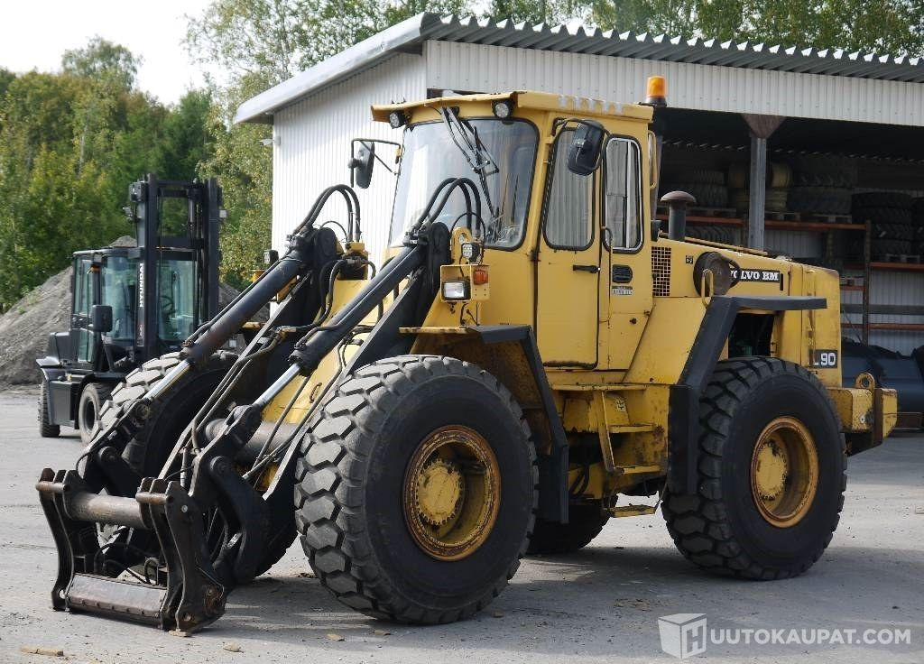 Volvo L 90, 1988, 30 268 h Pyöräkuormaja, Humppila - Pyöräkuormaaja: kuva Volvo L 90, 1988, 30 268 h Pyöräkuormaja, Humppila - Pyöräkuormaaja Volvo L 90, 1988, 30 268 h Pyöräkuormaja, Humppila - Pyöräkuormaaja: kuva Volvo L 90, 1988, 30 268 h Pyöräkuormaja, Humppila - Pyöräkuormaaja