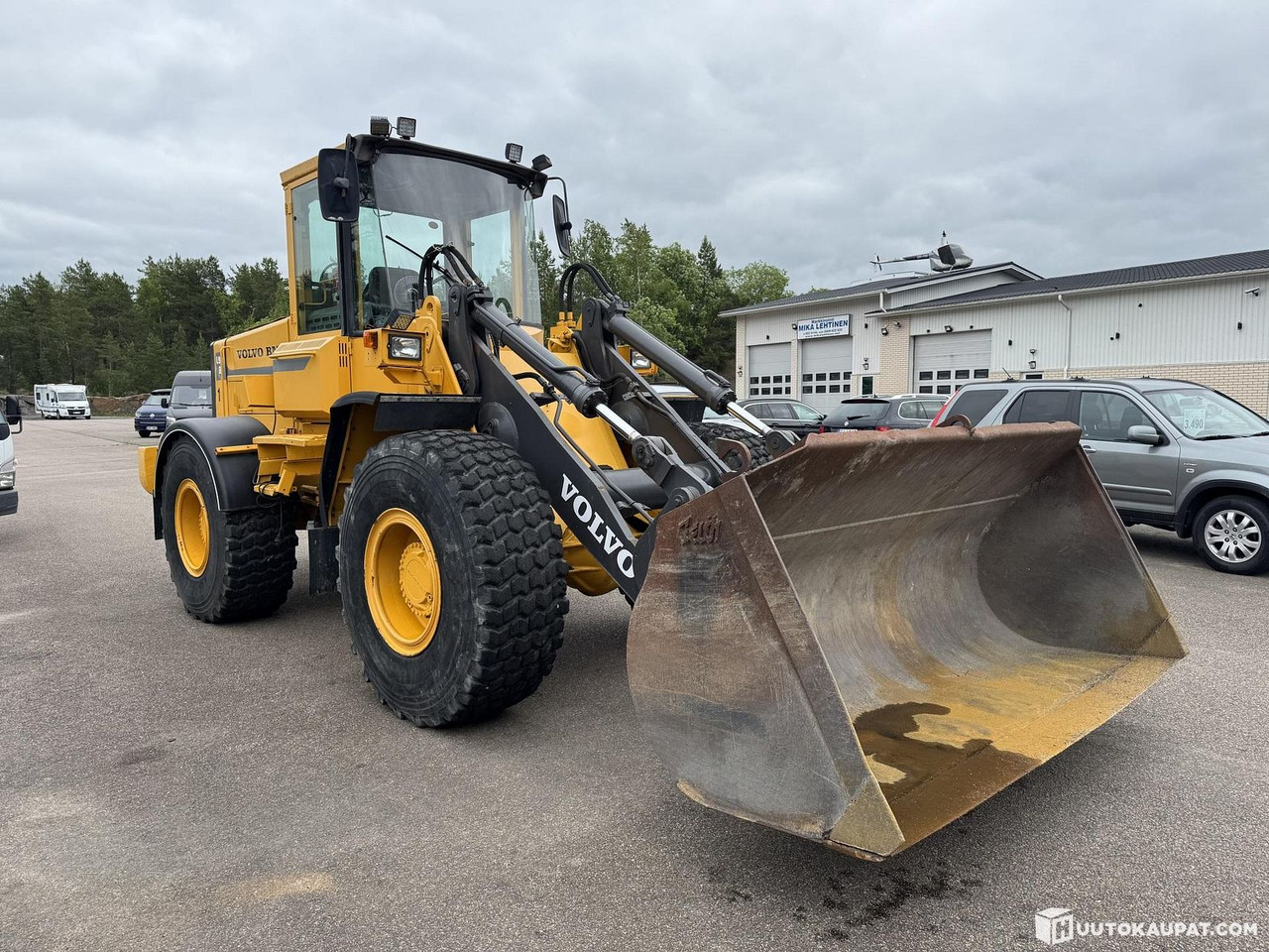 Volvo L90B - KAUHALLA!, 1992, Rauma - Pyöräkuormaaja: kuva Volvo L90B - KAUHALLA!, 1992, Rauma - Pyöräkuormaaja Volvo L90B - KAUHALLA!, 1992, Rauma - Pyöräkuormaaja: kuva Volvo L90B - KAUHALLA!, 1992, Rauma - Pyöräkuormaaja
