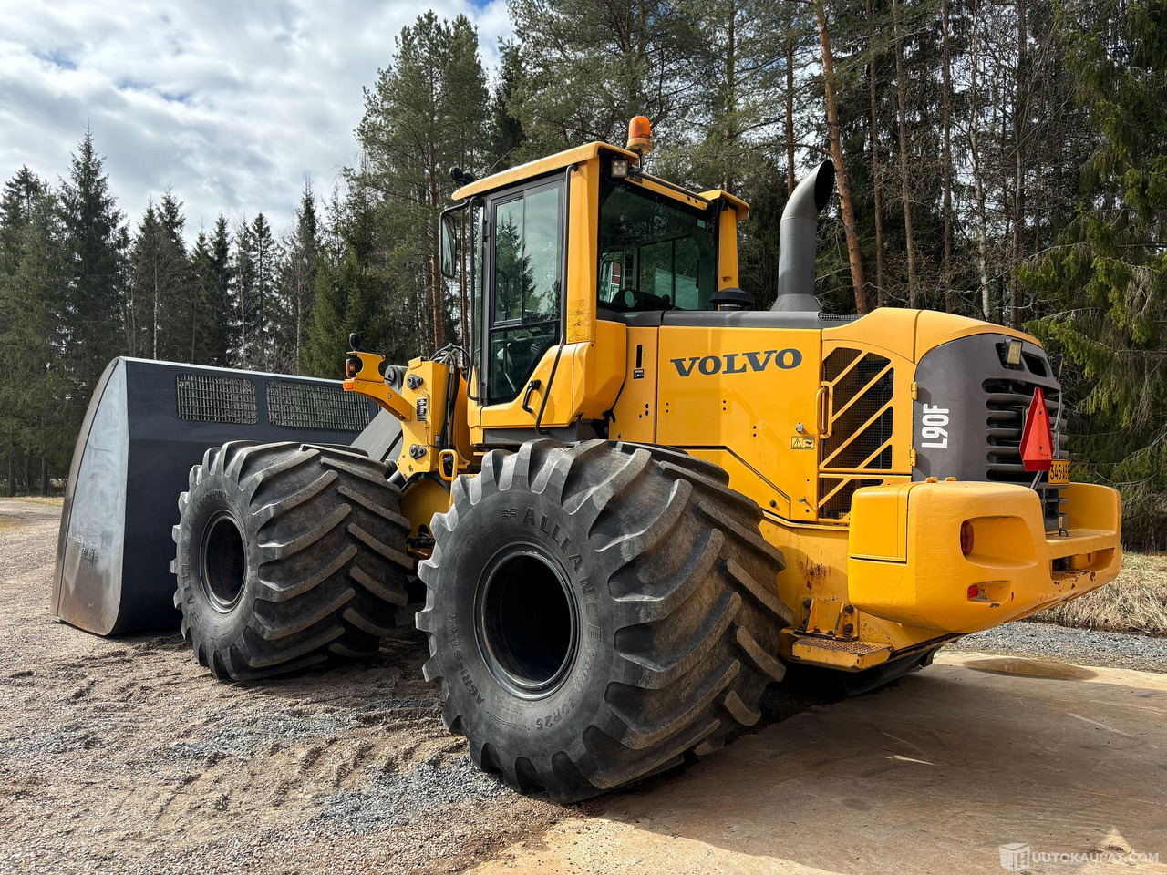 Volvo L90F, 2007 "MONSTER", Kalajoki - Pyöräkuormaaja: kuva Volvo L90F, 2007 "MONSTER", Kalajoki - Pyöräkuormaaja Volvo L90F, 2007 "MONSTER", Kalajoki - Pyöräkuormaaja: kuva Volvo L90F, 2007 "MONSTER", Kalajoki - Pyöräkuormaaja