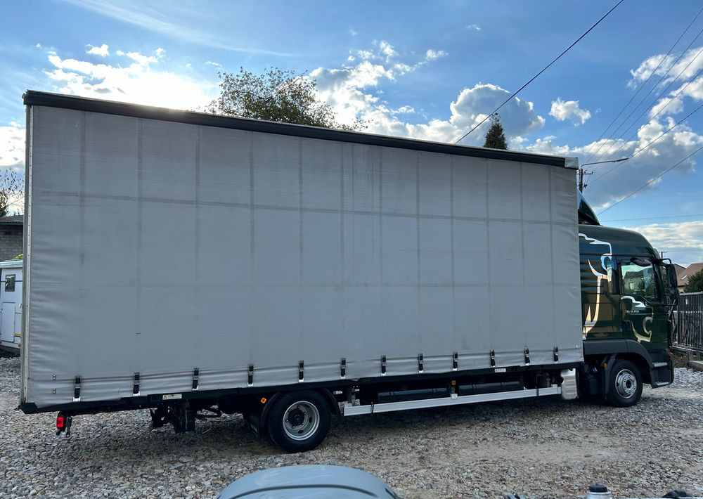 MAN TGL 12.250 GLOB UNIKAT z Niemiec BDF firanka / AUTOMAT HAK / EURO 6 / BDF 7.40 wysoki / MICHELIN 80% - Pressukapelli kuorma-auto: kuva MAN TGL 12.250 GLOB UNIKAT z Niemiec BDF firanka / AUTOMAT HAK / EURO 6 / BDF 7.40 wysoki / MICHELIN 80% - Pressukapelli kuorma-auto MAN TGL 12.250 GLOB UNIKAT z Niemiec BDF firanka / AUTOMAT HAK / EURO 6 / BDF 7.40 wysoki / MICHELIN 80% - Pressukapelli kuorma-auto: kuva MAN TGL 12.250 GLOB UNIKAT z Niemiec BDF firanka / AUTOMAT HAK / EURO 6 / BDF 7.40 wysoki / MICHELIN 80% - Pressukapelli kuorma-auto
