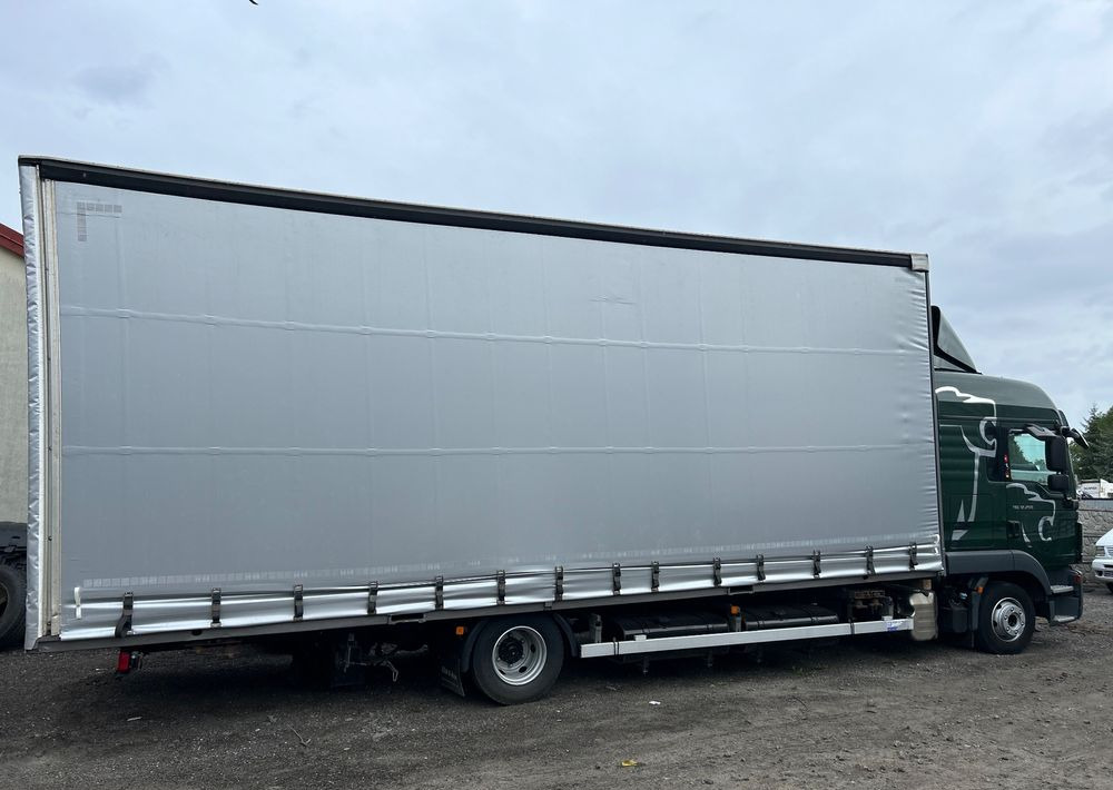 MAN TGL 12.250 GLOB UNIKAT z Niemiec BDF firanka / AUTOMAT HAK / EURO 6 / BDF 7.40 wysoki / MICHELIN 80% - Pressukapelli kuorma-auto: kuva MAN TGL 12.250 GLOB UNIKAT z Niemiec BDF firanka / AUTOMAT HAK / EURO 6 / BDF 7.40 wysoki / MICHELIN 80% - Pressukapelli kuorma-auto MAN TGL 12.250 GLOB UNIKAT z Niemiec BDF firanka / AUTOMAT HAK / EURO 6 / BDF 7.40 wysoki / MICHELIN 80% - Pressukapelli kuorma-auto: kuva MAN TGL 12.250 GLOB UNIKAT z Niemiec BDF firanka / AUTOMAT HAK / EURO 6 / BDF 7.40 wysoki / MICHELIN 80% - Pressukapelli kuorma-auto