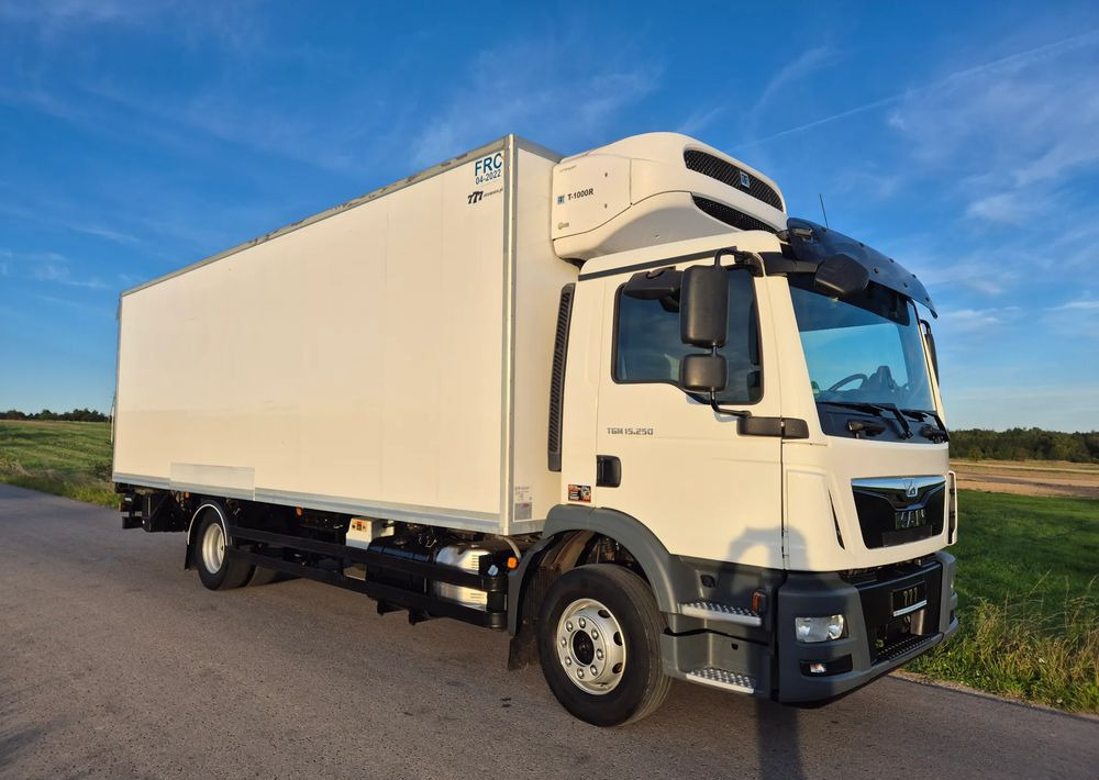 MAN TGM 15.250 7.5m winda AUTOMAT KLIMA z Niemiec EURO 6 / CHŁODNIA T-1000R THERMOKING - Refrigeraattori kuorma-auto: kuva MAN TGM 15.250 7.5m winda AUTOMAT KLIMA z Niemiec EURO 6 / CHŁODNIA T-1000R THERMOKING - Refrigeraattori kuorma-auto MAN TGM 15.250 7.5m winda AUTOMAT KLIMA z Niemiec EURO 6 / CHŁODNIA T-1000R THERMOKING - Refrigeraattori kuorma-auto: kuva MAN TGM 15.250 7.5m winda AUTOMAT KLIMA z Niemiec EURO 6 / CHŁODNIA T-1000R THERMOKING - Refrigeraattori kuorma-auto