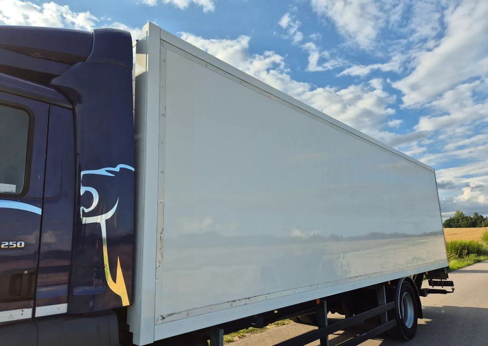 MAN TGM 18.250 Carrier 1950 D/E z Holandii / TOP STAN / 7.5m / 18 palet / winda + drzwi boczne / OKAZJA - Refrigeraattori kuorma-auto: kuva MAN TGM 18.250 Carrier 1950 D/E z Holandii / TOP STAN / 7.5m / 18 palet / winda + drzwi boczne / OKAZJA - Refrigeraattori kuorma-auto MAN TGM 18.250 Carrier 1950 D/E z Holandii / TOP STAN / 7.5m / 18 palet / winda + drzwi boczne / OKAZJA - Refrigeraattori kuorma-auto: kuva MAN TGM 18.250 Carrier 1950 D/E z Holandii / TOP STAN / 7.5m / 18 palet / winda + drzwi boczne / OKAZJA - Refrigeraattori kuorma-auto