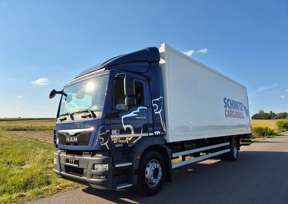 MAN TGM 18.250 Carrier 1950 D/E z Holandii / TOP STAN / 7.5m / 18 palet / winda + drzwi boczne / OKAZJA - Refrigeraattori kuorma-auto: kuva MAN TGM 18.250 Carrier 1950 D/E z Holandii / TOP STAN / 7.5m / 18 palet / winda + drzwi boczne / OKAZJA - Refrigeraattori kuorma-auto MAN TGM 18.250 Carrier 1950 D/E z Holandii / TOP STAN / 7.5m / 18 palet / winda + drzwi boczne / OKAZJA - Refrigeraattori kuorma-auto: kuva MAN TGM 18.250 Carrier 1950 D/E z Holandii / TOP STAN / 7.5m / 18 palet / winda + drzwi boczne / OKAZJA - Refrigeraattori kuorma-auto