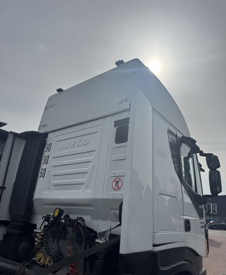 IVECO STRALIS HI-WAY E6 truck - Ohjaamo - Kuorma-auto: kuva IVECO STRALIS HI-WAY E6 truck - Ohjaamo - Kuorma-auto IVECO STRALIS HI-WAY E6 truck - Ohjaamo - Kuorma-auto: kuva IVECO STRALIS HI-WAY E6 truck - Ohjaamo - Kuorma-auto