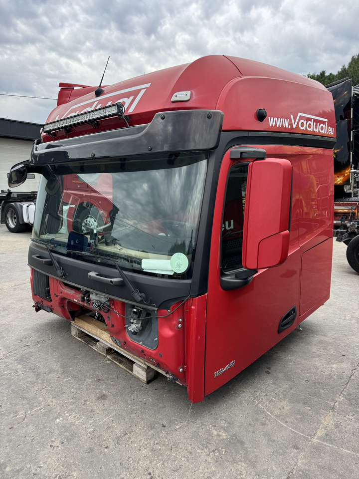 Mercedes-Benz ACTROS MP 4 2018 ROK truck - Ohjaamo - Kuorma-auto: kuva Mercedes-Benz ACTROS MP 4 2018 ROK truck - Ohjaamo - Kuorma-auto Mercedes-Benz ACTROS MP 4 2018 ROK truck - Ohjaamo - Kuorma-auto: kuva Mercedes-Benz ACTROS MP 4 2018 ROK truck - Ohjaamo - Kuorma-auto