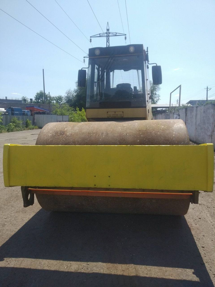 BOMAG BW 216 DH-4 - Tiivistyskone: kuva BOMAG BW 216 DH-4 - Tiivistyskone BOMAG BW 216 DH-4 - Tiivistyskone: kuva BOMAG BW 216 DH-4 - Tiivistyskone