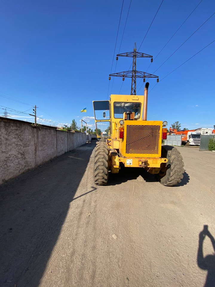 KOMATSU GD661А-1 - Tiehöylä: kuva KOMATSU GD661А-1 - Tiehöylä KOMATSU GD661А-1 - Tiehöylä: kuva KOMATSU GD661А-1 - Tiehöylä