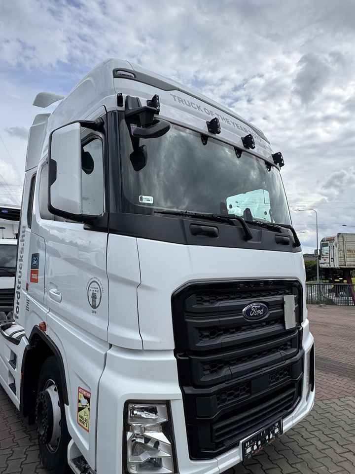 FORD F-MAX TRUCKS 500 - Ohjaamo: kuva FORD F-MAX TRUCKS 500 - Ohjaamo FORD F-MAX TRUCKS 500 - Ohjaamo: kuva FORD F-MAX TRUCKS 500 - Ohjaamo