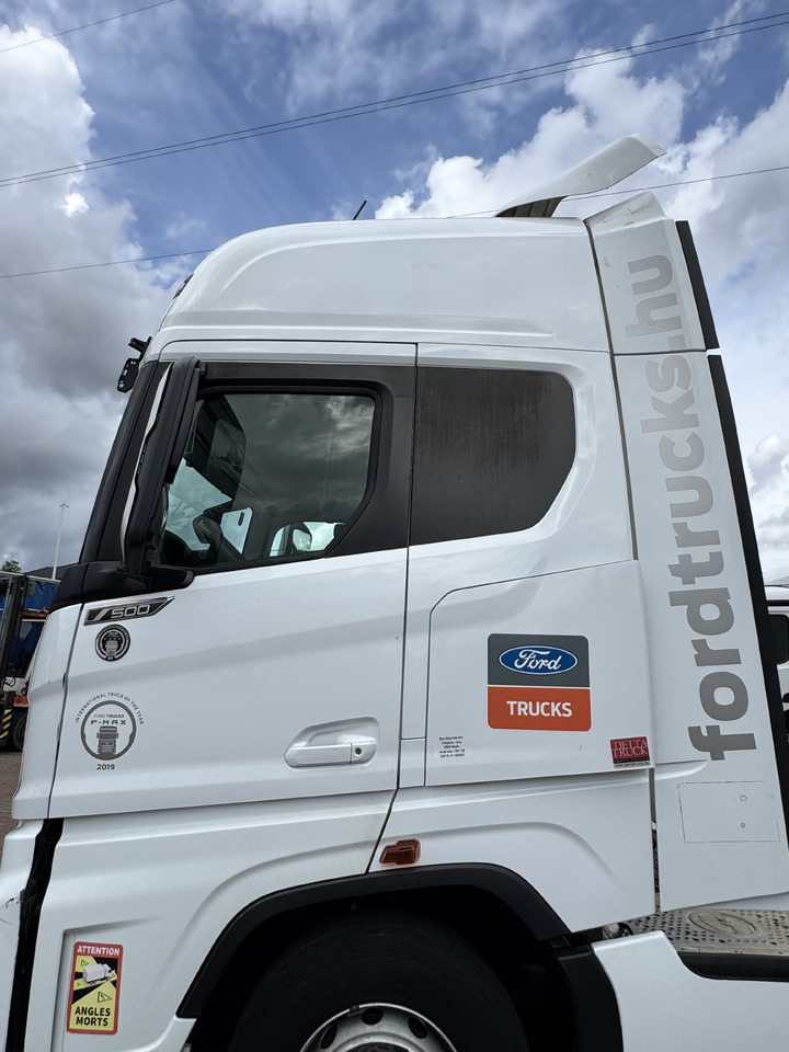 FORD F-MAX TRUCKS 500 - Ohjaamo: kuva FORD F-MAX TRUCKS 500 - Ohjaamo FORD F-MAX TRUCKS 500 - Ohjaamo: kuva FORD F-MAX TRUCKS 500 - Ohjaamo