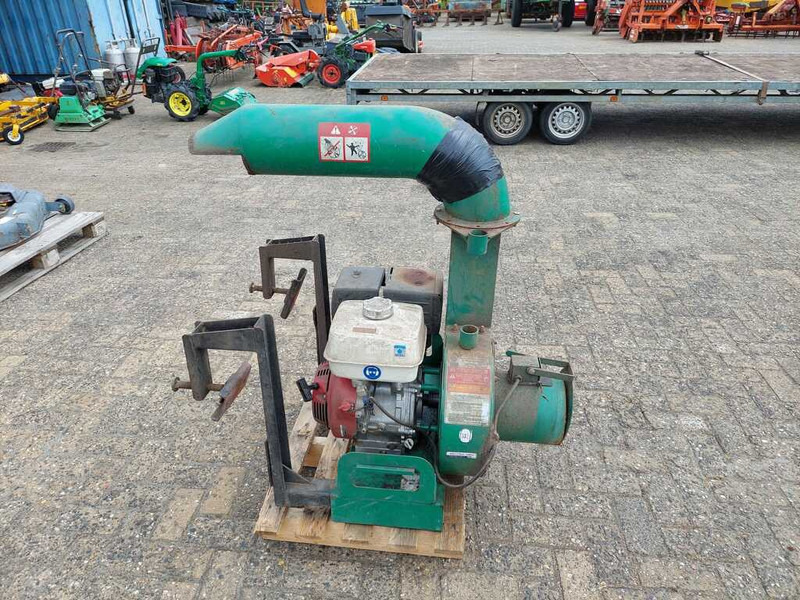 Billy Goat truckloader - Puutarhajyrsin: kuva Billy Goat truckloader - Puutarhajyrsin Billy Goat truckloader - Puutarhajyrsin: kuva Billy Goat truckloader - Puutarhajyrsin