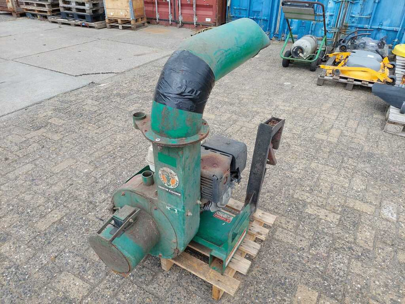 Billy Goat truckloader - Puutarhajyrsin: kuva Billy Goat truckloader - Puutarhajyrsin Billy Goat truckloader - Puutarhajyrsin: kuva Billy Goat truckloader - Puutarhajyrsin