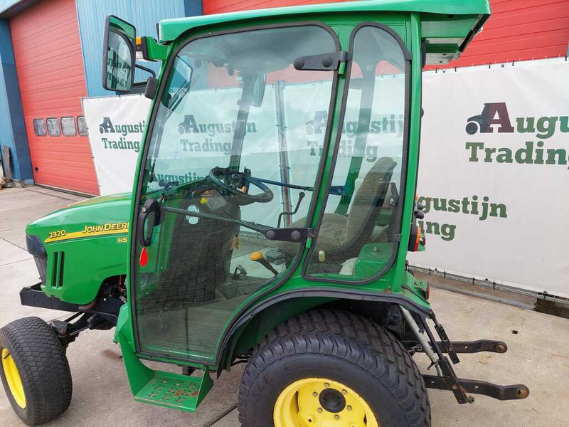 John Deere 2320 - Pientraktori: kuva John Deere 2320 - Pientraktori John Deere 2320 - Pientraktori: kuva John Deere 2320 - Pientraktori