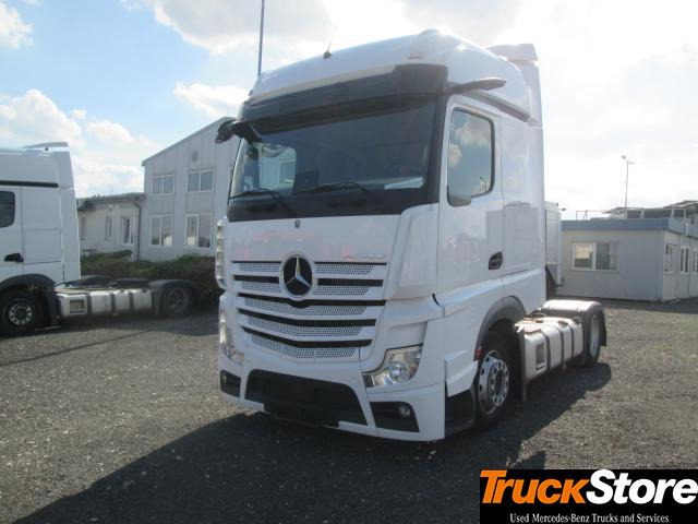 Vetopöytäauto Mercedes-Benz Actros 1845 LS nRL: kuva Vetopöytäauto Mercedes-Benz Actros 1845 LS nRL