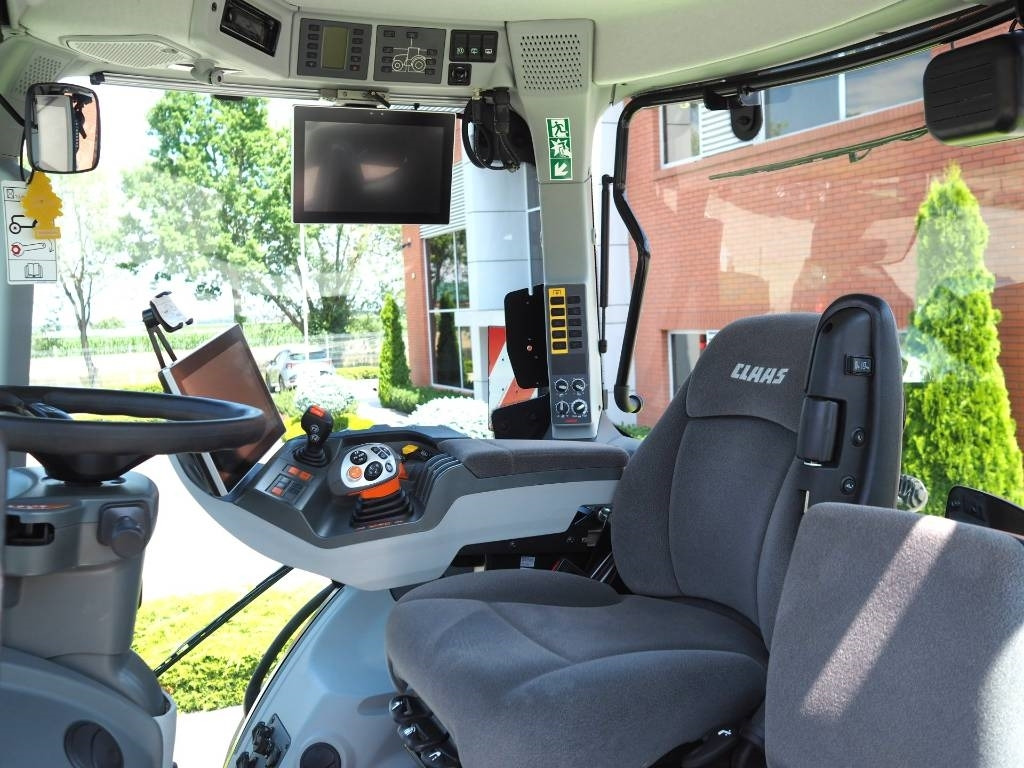 Claas Axion 920 CMATIC, GPS, CEMIS 1200, PTO - Traktori: kuva Claas Axion 920 CMATIC, GPS, CEMIS 1200, PTO - Traktori Claas Axion 920 CMATIC, GPS, CEMIS 1200, PTO - Traktori: kuva Claas Axion 920 CMATIC, GPS, CEMIS 1200, PTO - Traktori