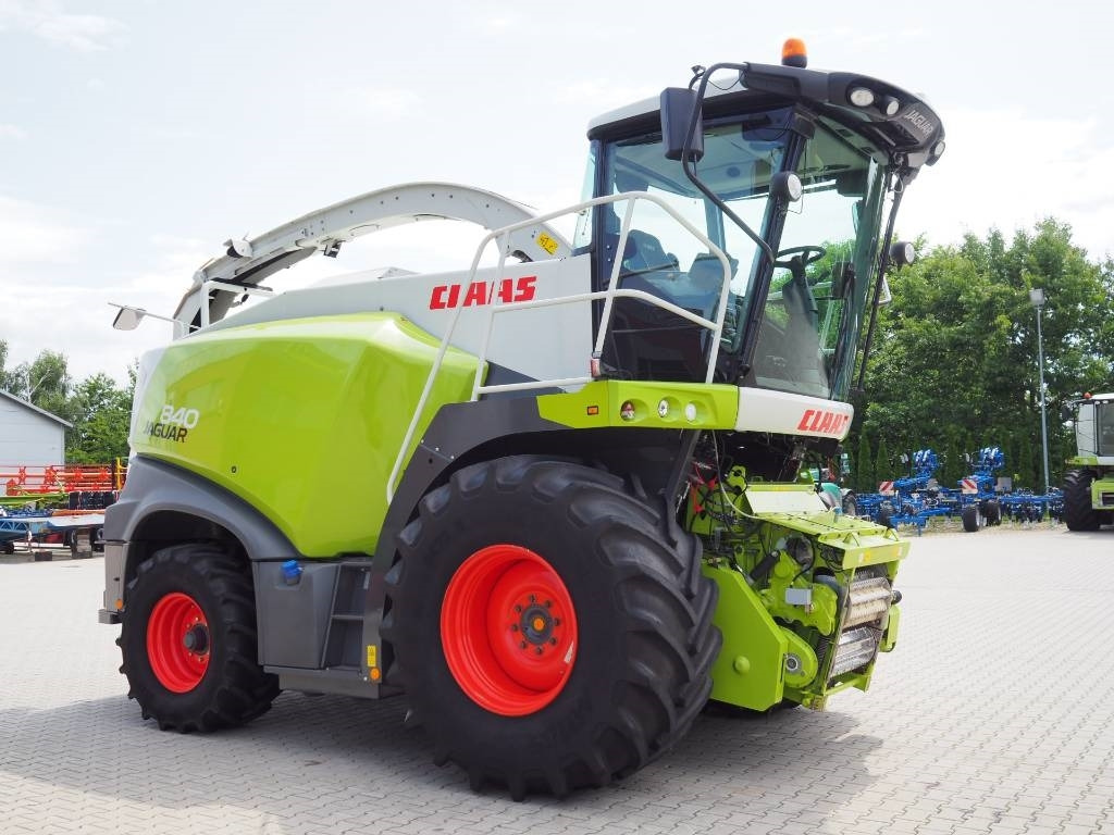 Claas Jaguar 840 - Itsekulkeva silppuri: kuva Claas Jaguar 840 - Itsekulkeva silppuri Claas Jaguar 840 - Itsekulkeva silppuri: kuva Claas Jaguar 840 - Itsekulkeva silppuri