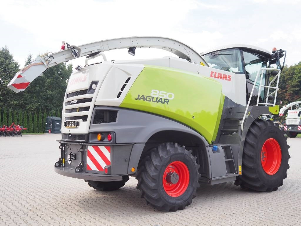 Claas Jaguar 850 4WD - Itsekulkeva silppuri: kuva Claas Jaguar 850 4WD - Itsekulkeva silppuri Claas Jaguar 850 4WD - Itsekulkeva silppuri: kuva Claas Jaguar 850 4WD - Itsekulkeva silppuri