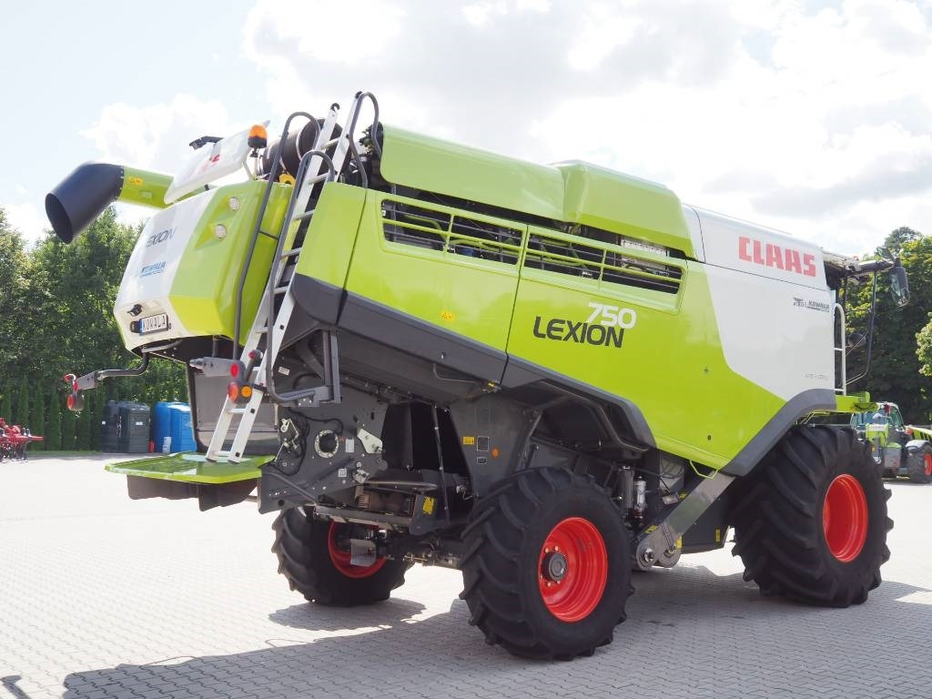 Claas Lexion 750 GPS + V770 - Leikkuupuimuri: kuva Claas Lexion 750 GPS + V770 - Leikkuupuimuri Claas Lexion 750 GPS + V770 - Leikkuupuimuri: kuva Claas Lexion 750 GPS + V770 - Leikkuupuimuri