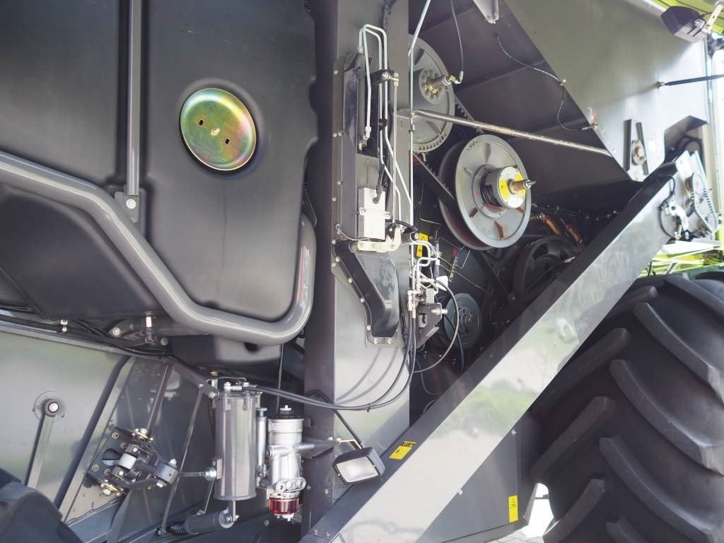 Leasing Claas Lexion 750 GPS + V770  Claas Lexion 750 GPS + V770: kuva Leasing Claas Lexion 750 GPS + V770  Claas Lexion 750 GPS + V770