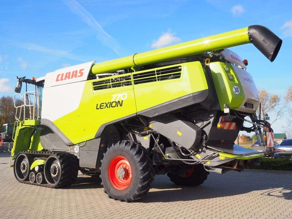Claas Lexion 770TT 4x4 + V1200 - Leikkuupuimuri: kuva Claas Lexion 770TT 4x4 + V1200 - Leikkuupuimuri Claas Lexion 770TT 4x4 + V1200 - Leikkuupuimuri: kuva Claas Lexion 770TT 4x4 + V1200 - Leikkuupuimuri