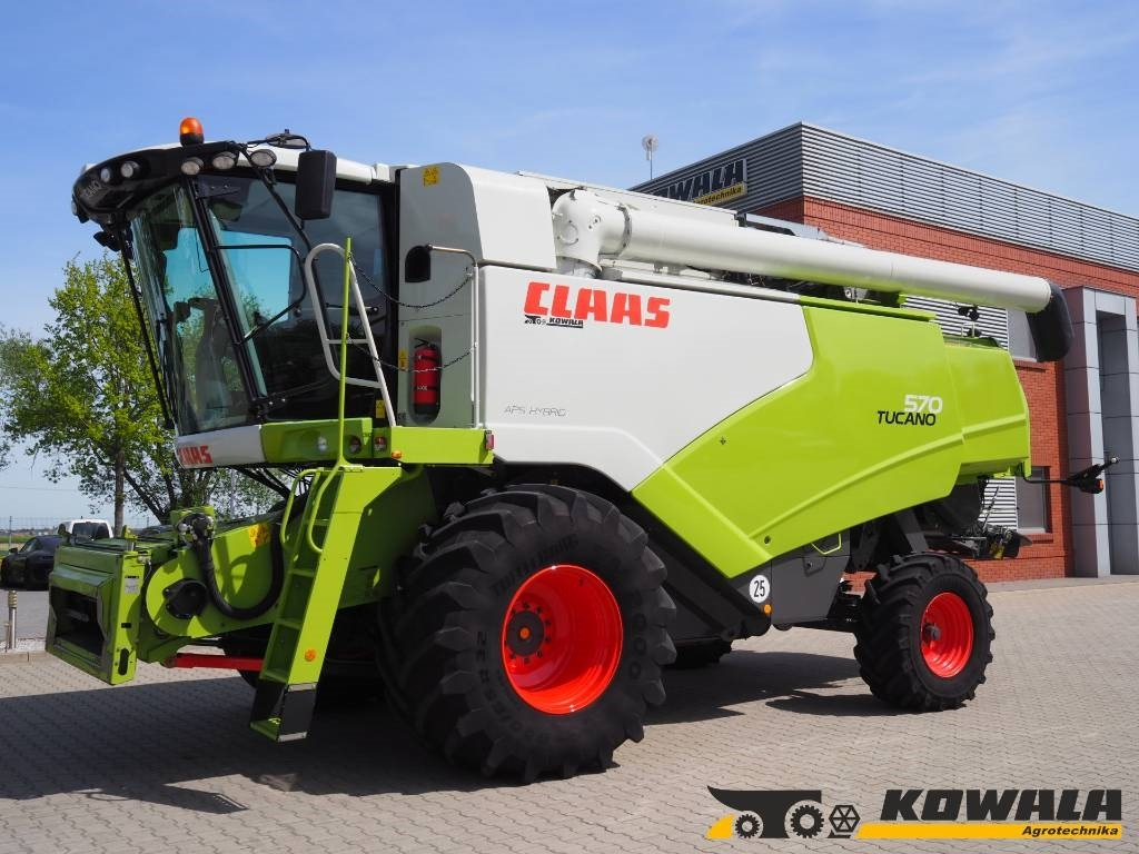 Claas Tucano 570 + V770 - Leikkuupuimuri: kuva Claas Tucano 570 + V770 - Leikkuupuimuri Claas Tucano 570 + V770 - Leikkuupuimuri: kuva Claas Tucano 570 + V770 - Leikkuupuimuri