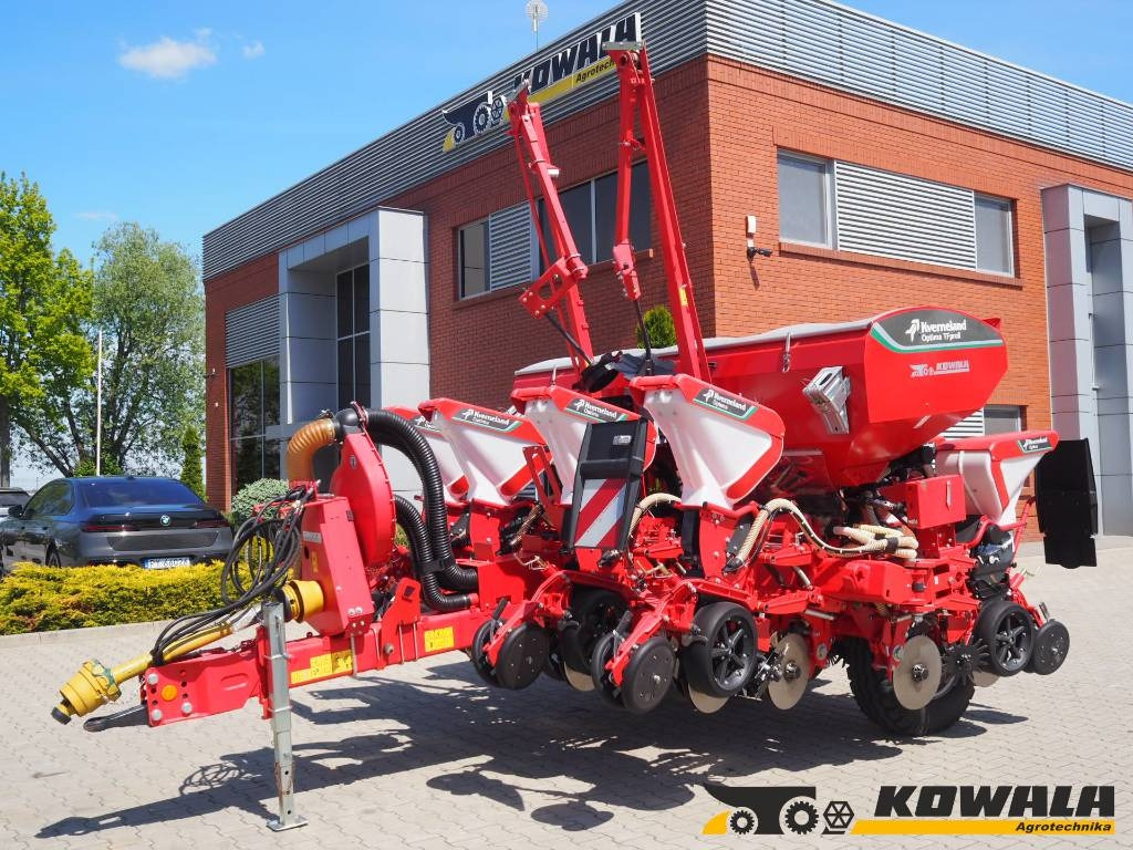 Kverneland Optima TFprofi e-drive II - Tarkkuuskylvökone: kuva Kverneland Optima TFprofi e-drive II - Tarkkuuskylvökone Kverneland Optima TFprofi e-drive II - Tarkkuuskylvökone: kuva Kverneland Optima TFprofi e-drive II - Tarkkuuskylvökone