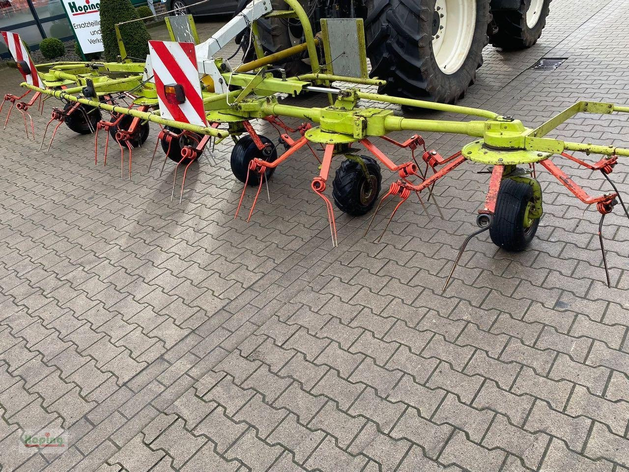 CLAAS 640H - Pöyhin: kuva CLAAS 640H - Pöyhin CLAAS 640H - Pöyhin: kuva CLAAS 640H - Pöyhin