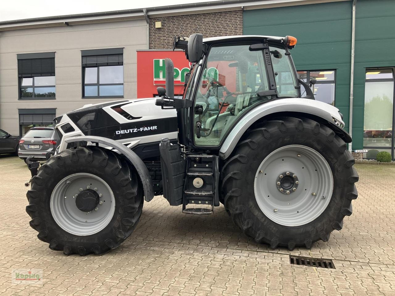 Deutz-Fahr 6185 Agrotron TTV Vo - Traktori: kuva Deutz-Fahr 6185 Agrotron TTV Vo - Traktori Deutz-Fahr 6185 Agrotron TTV Vo - Traktori: kuva Deutz-Fahr 6185 Agrotron TTV Vo - Traktori