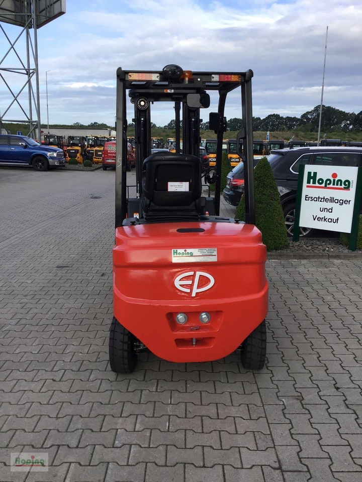 EP Equipment EFL303 - Sähkötrukki: kuva EP Equipment EFL303 - Sähkötrukki EP Equipment EFL303 - Sähkötrukki: kuva EP Equipment EFL303 - Sähkötrukki