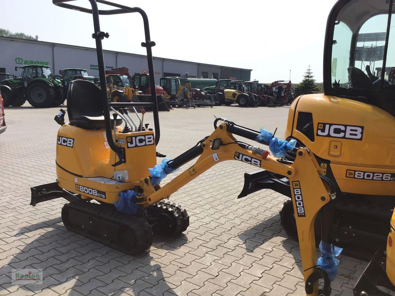 JCB 8008 CTS - Minikuormaaja: kuva JCB 8008 CTS - Minikuormaaja JCB 8008 CTS - Minikuormaaja: kuva JCB 8008 CTS - Minikuormaaja