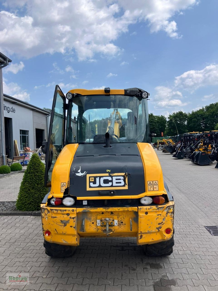 JCB TM220 AGRI - Pyöräkuormaaja: kuva JCB TM220 AGRI - Pyöräkuormaaja JCB TM220 AGRI - Pyöräkuormaaja: kuva JCB TM220 AGRI - Pyöräkuormaaja